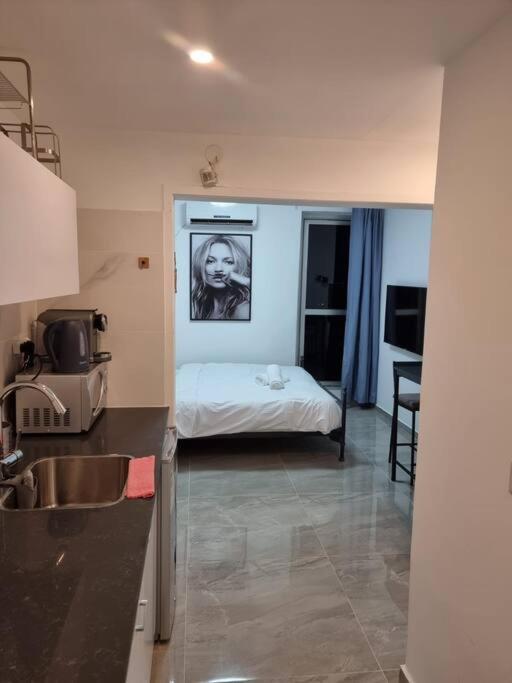 דירת זוּגַג מפנקת עם מרפסת משגעת ונוף למפרץ. Apartment เอลัต ภายนอก รูปภาพ