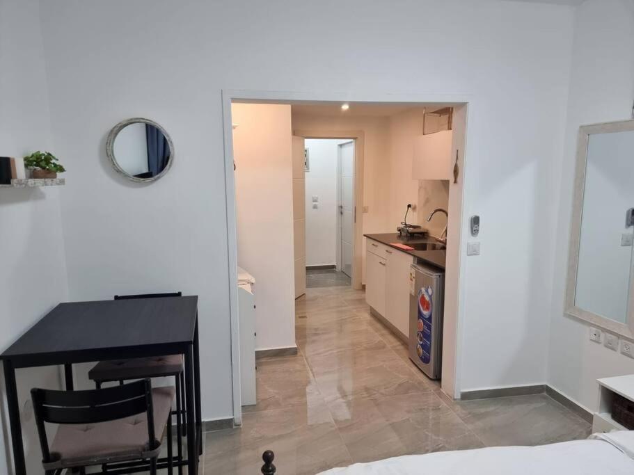 דירת זוּגַג מפנקת עם מרפסת משגעת ונוף למפרץ. Apartment เอลัต ภายนอก รูปภาพ